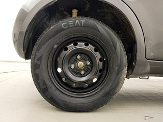 Used 2014 Maruti Suzuki Ritz [2012-2017] Vxi Petrol Manual tyres RIGHT REAR TYRE RIM VIEW