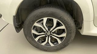 Used 2014 Nissan Terrano [2013-2017] XV D THP Premium 110 PS Diesel Manual tyres RIGHT REAR TYRE RIM VIEW