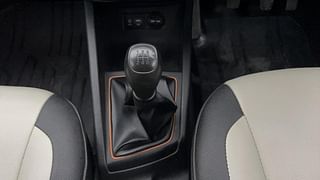 Used 2017 Hyundai Elite i20 [2014-2018] Asta 1.2 Dual Tone Petrol Manual interior GEAR  KNOB VIEW