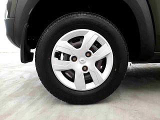 Used 2016 Renault Kwid [2015-2019] 1.0 RXT AMT Petrol Automatic tyres RIGHT REAR TYRE RIM VIEW