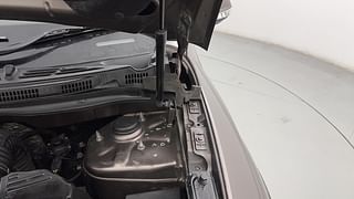Used 2018 Mahindra XUV500 [2018-2020] W11 Diesel Manual engine ENGINE LEFT SIDE HINGE & APRON VIEW
