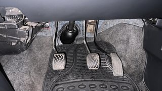 Used 2011 Maruti Suzuki Wagon R 1.0 [2010-2019] LXi Petrol Manual interior PEDALS VIEW