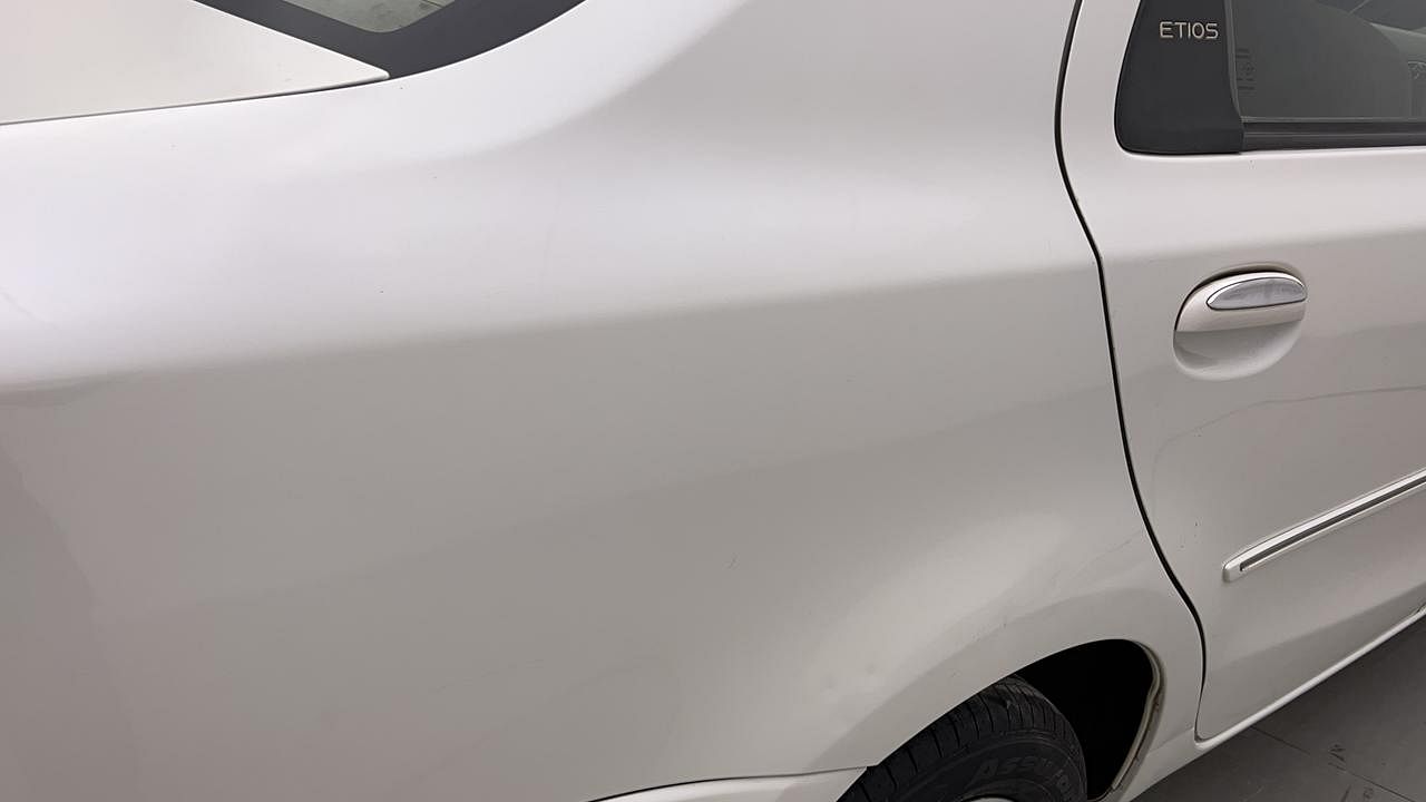 Used 2014 Toyota Etios [2010-2017] VX D Diesel Manual dents MINOR DENT