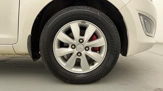 Used 2013 Hyundai i20 [2012-2014] Sportz 1.2 Petrol Manual tyres RIGHT FRONT TYRE RIM VIEW