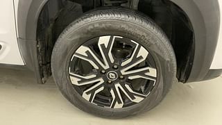Used 2022 Renault Kiger RXZ MT Petrol Manual tyres RIGHT FRONT TYRE RIM VIEW