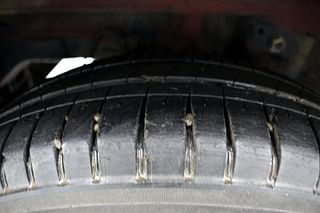 Used 2012 Hyundai Eon [2011-2018] Magna Petrol Manual tyres RIGHT REAR TYRE TREAD VIEW