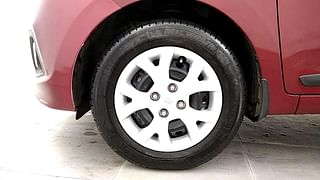 Used 2015 Hyundai Grand i10 [2013-2017] Sportz 1.2 Kappa VTVT Petrol Manual tyres LEFT FRONT TYRE RIM VIEW
