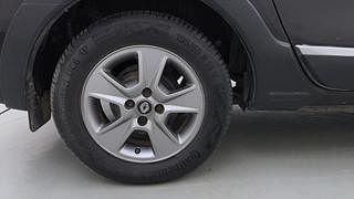 Used 2016 Renault Lodgy [2015-2019] 85 PS RXL Diesel Manual tyres RIGHT REAR TYRE RIM VIEW