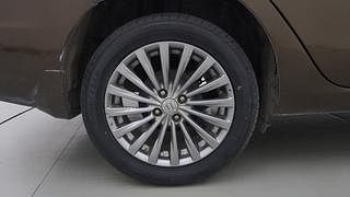 Used 2016 Maruti Suzuki Ciaz [2014-2017] ZXI+ AT Petrol Automatic tyres RIGHT REAR TYRE RIM VIEW