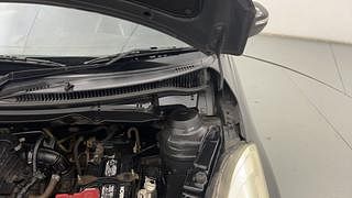 Used 2016 Maruti Suzuki Swift [2011-2017] ZXi Petrol Manual engine ENGINE LEFT SIDE HINGE & APRON VIEW
