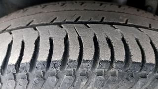 Used 2017 Maruti Suzuki Swift Dzire [2012-2017] VXI (O) Petrol Manual tyres LEFT REAR TYRE TREAD VIEW