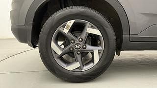 Used 2021 Hyundai Venue [2019-2022] SX Plus 1.0 Turbo DCT Petrol Automatic tyres RIGHT REAR TYRE RIM VIEW