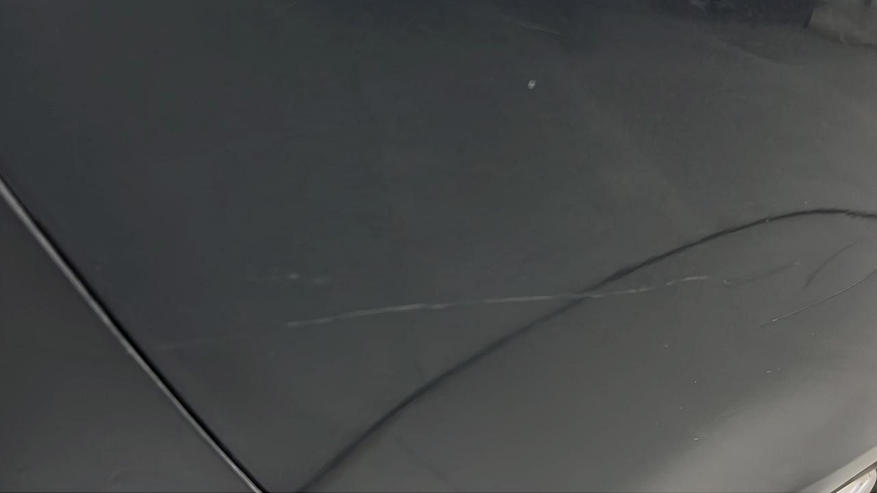 Used 2018 Mahindra Marazzo M6 Diesel Manual dents MINOR SCRATCH