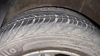 Used 2011 Hyundai i20 [2008-2012] Asta 1.2 ABS Petrol Manual tyres RIGHT REAR TYRE TREAD VIEW