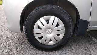 Used 2018 Maruti Suzuki Alto 800 [2012-2016] Lxi Petrol Manual tyres LEFT FRONT TYRE RIM VIEW