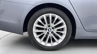 Used 2018 BMW 5 Series [2017-2021] 520d Luxury Line Diesel Automatic tyres RIGHT REAR TYRE RIM VIEW