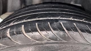 Used 2017 Ford Figo Aspire [2015-2019] Titanium 1.2 Ti-VCT Petrol Manual tyres RIGHT REAR TYRE TREAD VIEW