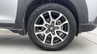 Used 2022 Maruti Suzuki XL6 Alpha MT Petrol Petrol Manual tyres RIGHT FRONT TYRE RIM VIEW