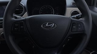 Used 2019 Hyundai Grand i10 [2017-2020] Sportz 1.2 Kappa VTVT CNG (Outside Fitted) Petrol+cng Manual top_features Steering mounted controls