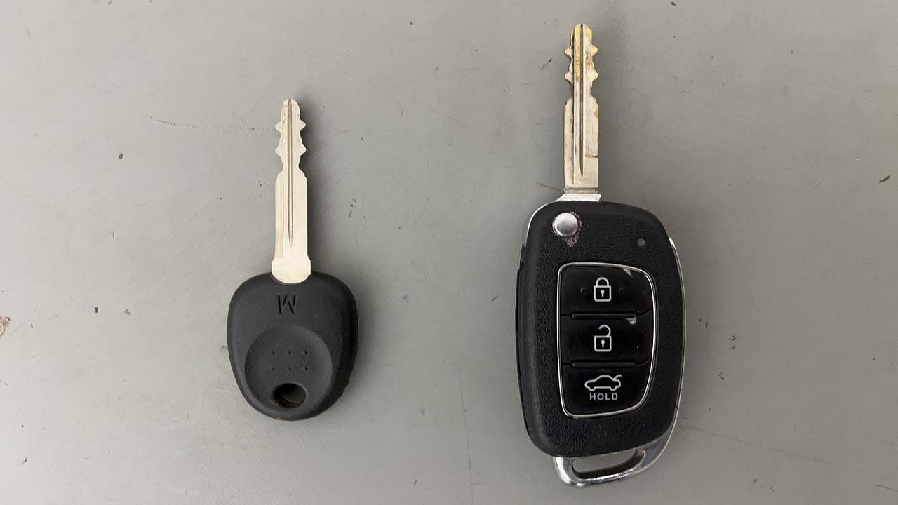 Used 2020 Hyundai Grand i10 Nios Sportz 1.2 Kappa VTVT Petrol Manual extra CAR KEY VIEW