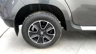 Used 2019 Renault Duster [2015-2019] 110 PS RXZ 4X2 MT Diesel Manual tyres RIGHT REAR TYRE RIM VIEW