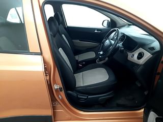 Used 2016 Hyundai Grand i10 [2013-2017] Asta (O) AT 1.2 kappa VTVT Petrol Automatic interior RIGHT SIDE FRONT DOOR CABIN VIEW