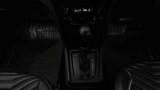 Used 2020 Maruti Suzuki Vitara Brezza [2020-2022] ZXI AT Petrol Automatic interior GEAR  KNOB VIEW