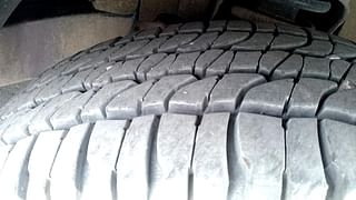 Used 2015 Mahindra Scorpio [2014-2017] S6 Plus Diesel Manual tyres RIGHT FRONT TYRE TREAD VIEW