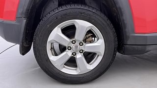 Used 2018 JEEP Compass [2017-2021] Limited 1.4 Petrol AT Petrol Automatic tyres RIGHT REAR TYRE RIM VIEW