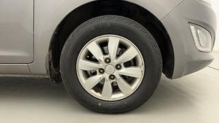 Used 2014 Hyundai i20 [2012-2014] Asta 1.2 Petrol Manual tyres RIGHT FRONT TYRE RIM VIEW