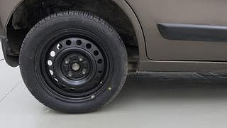 Used 2010 Maruti Suzuki Wagon R 1.0 [2010-2019] VXi Petrol Manual tyres RIGHT REAR TYRE RIM VIEW
