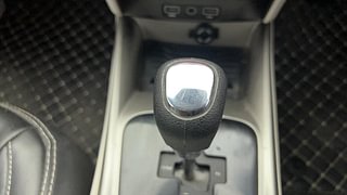 Used 2021 Mahindra XUV 300 W8 (O) AMT Petrol Petrol Automatic interior GEAR  KNOB VIEW