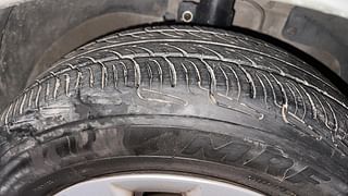 Used 2014 Ford Figo [2010-2015] Duratec Petrol ZXI 1.2 Petrol Manual tyres RIGHT FRONT TYRE TREAD VIEW