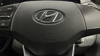 Used 2022 Hyundai Grand i10 Nios Sportz 1.2 Kappa VTVT CNG Petrol+cng Manual top_features Airbags
