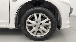 Used 2014 Honda Brio [2011-2016] VX AT Petrol Automatic tyres RIGHT FRONT TYRE RIM VIEW