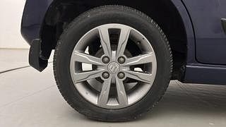 Used 2017 Maruti Suzuki Wagon R 1.0 [2015-2019] VXI+ AMT Petrol Automatic tyres RIGHT REAR TYRE RIM VIEW
