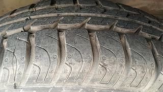 Used 2014 Maruti Suzuki Wagon R 1.0 [2006-2010] VXi Petrol Manual tyres RIGHT FRONT TYRE TREAD VIEW