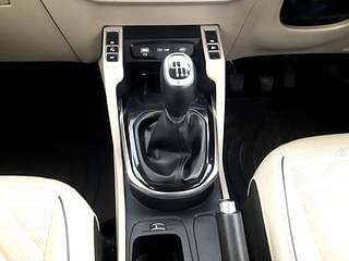 Used 2022 Kia Carens Luxury Plus 1.4 Petrol 6 STR Petrol Manual interior GEAR  KNOB VIEW