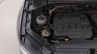 Used 2018 Volkswagen Tiguan [2017-2020] Highline TDI Diesel Automatic engine ENGINE RIGHT SIDE VIEW