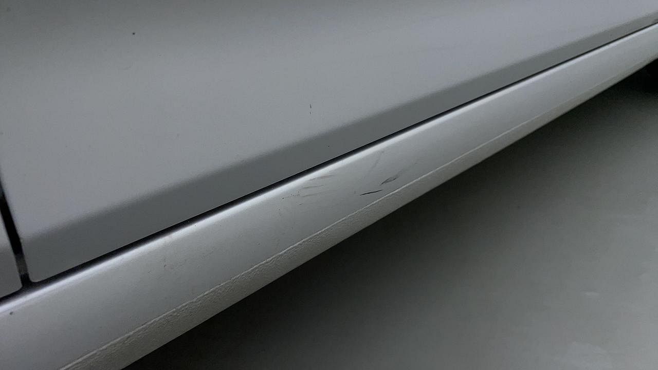 Used 2011 Hyundai Verna [2011-2015] Fluidic 1.6 VTVT EX Petrol Manual dents MINOR SCRATCH