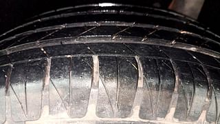 Used 2016 Maruti Suzuki Vitara Brezza [2016-2020] ZDi Diesel Manual tyres LEFT REAR TYRE TREAD VIEW