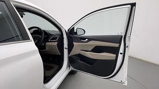 Used 2018 Hyundai Verna [2017-2020] 1.6 VTVT SX Petrol Manual interior RIGHT FRONT DOOR OPEN VIEW