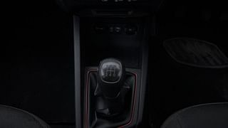 Used 2018 Hyundai Elite i20 [2018-2020] Asta 1.2 Dual Tone Petrol Manual interior GEAR  KNOB VIEW