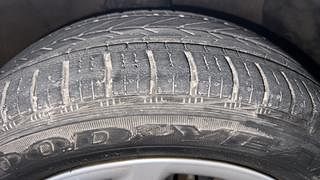 Used 2019 Hyundai Grand i10 [2017-2020] Magna AT 1.2 Kappa VTVT Petrol Automatic tyres RIGHT FRONT TYRE TREAD VIEW
