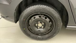 Used 2019 Volkswagen Ameo [2016-2020] 1.0 Comfortline Petrol Petrol Manual tyres RIGHT REAR TYRE RIM VIEW