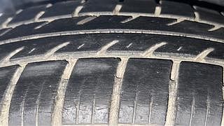 Used 2015 Maruti Suzuki Swift [2011-2017] VXi Petrol Manual tyres RIGHT REAR TYRE TREAD VIEW