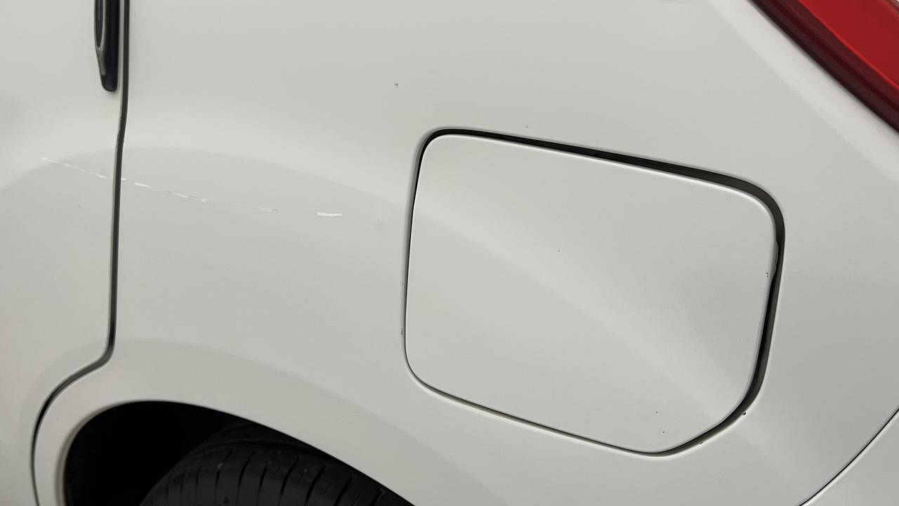 Used 2015 Maruti Suzuki Ertiga [2015-2018] Vxi CNG Petrol+cng Manual dents MINOR SCRATCH