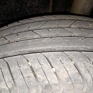 Used 2021 Renault Kiger RXZ Turbo CVT Petrol Automatic tyres LEFT REAR TYRE TREAD VIEW