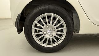 Used 2018 Hyundai Eon [2011-2018] Magna + (O) Petrol Manual tyres RIGHT REAR TYRE RIM VIEW