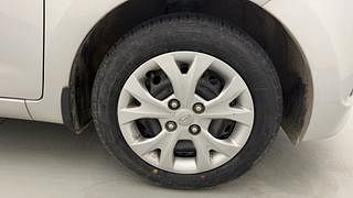 Used 2016 Hyundai Grand i10 [2013-2017] Magna 1.2 Kappa VTVT Petrol Manual tyres RIGHT FRONT TYRE RIM VIEW